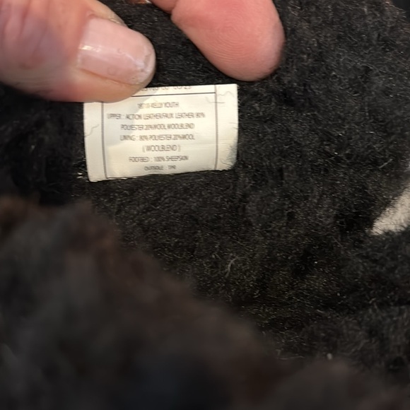 BEARPAW Kelly Youth Waterproof winter/snow boots,sheepskin lined,rugged sole - Picture 11 of 12